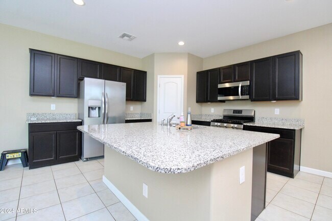 Foto del edificio - 30425 W Picadilly Rd