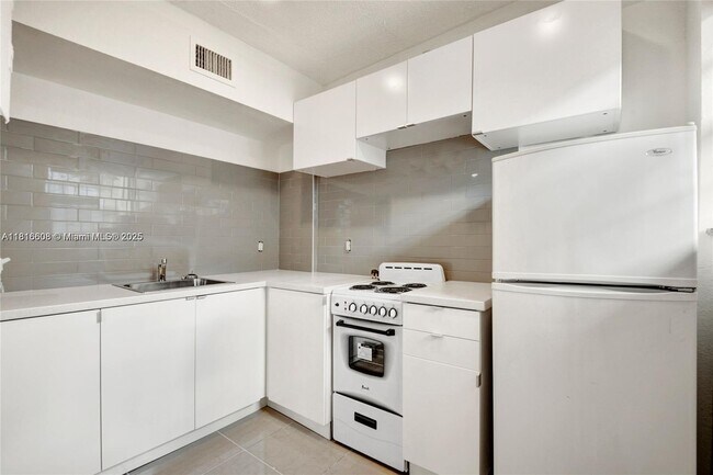 Foto del edificio - 542 NW 8th St