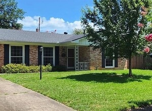 Building Photo - 334 Wayne Dr