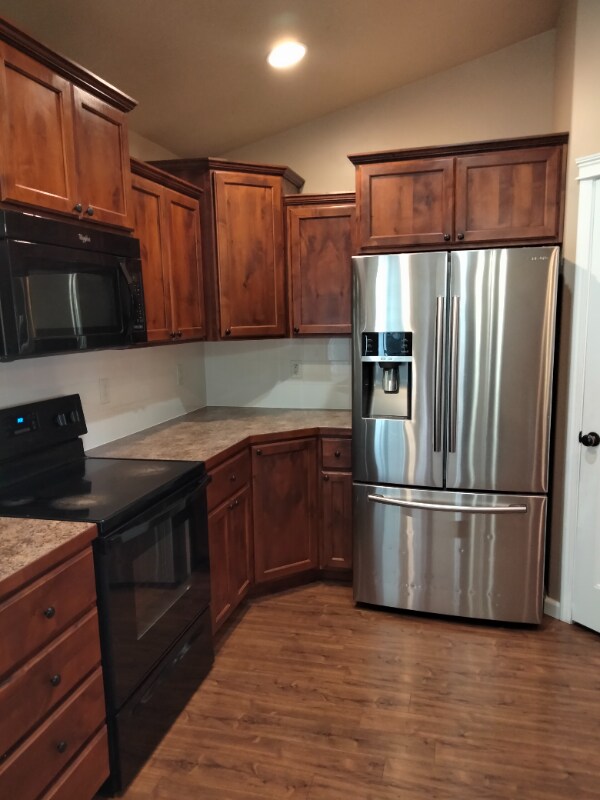 Building Photo - 841 Gregory Way