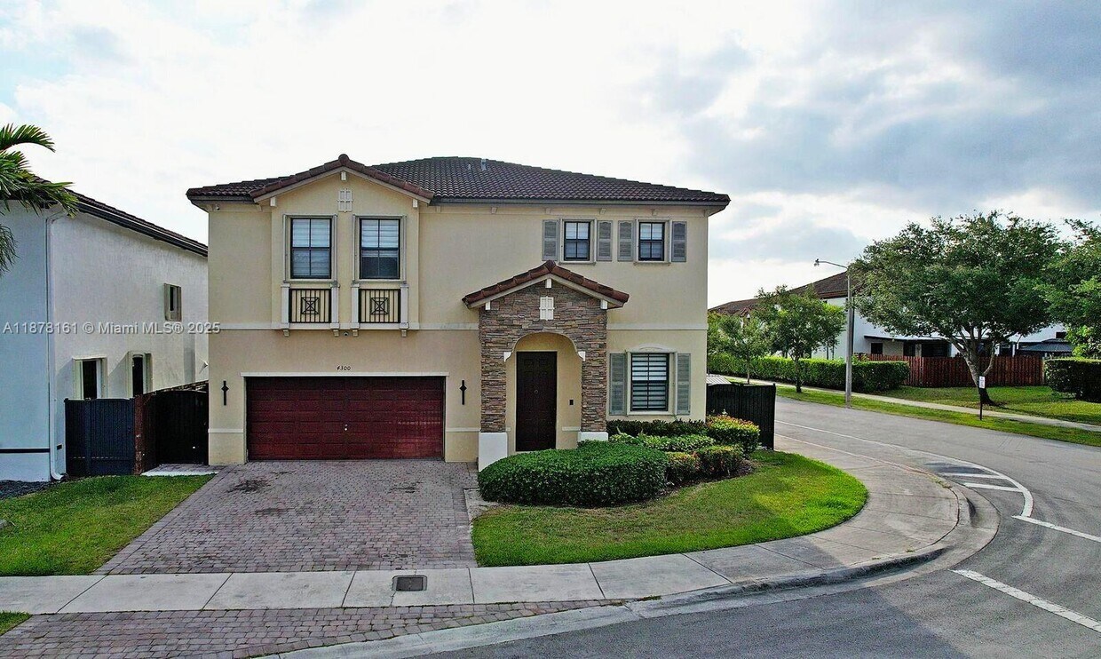 Primary Photo - 4300 SW 164th Path