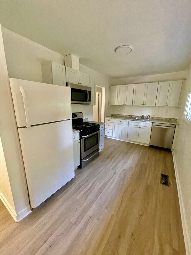 Foto del edificio - 210 Meadow Dr