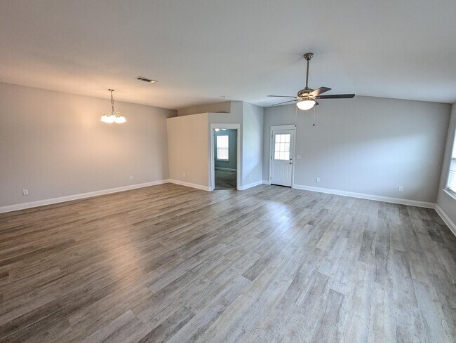 Foto del edificio - 1651 Ponderosa Dr