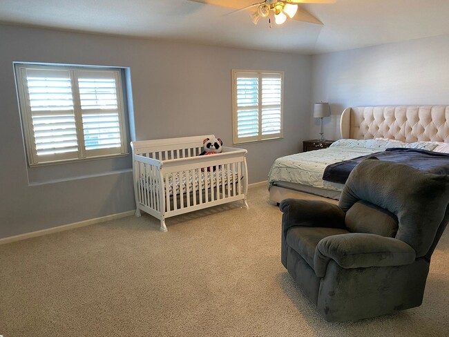 Foto del edificio - Stunning 5/3 Home LOADED w/Upgrades!  (PLE...