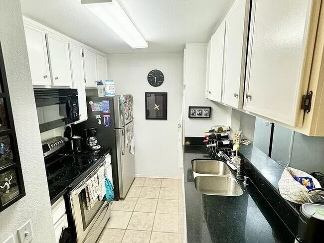 Foto del edificio - 4550 Bancroft St