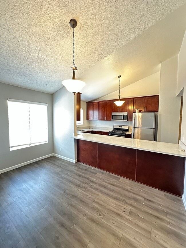 Building Photo - 5092 Pearce Dr