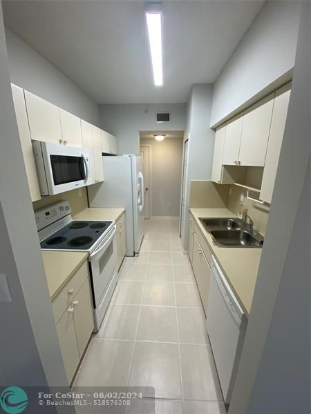 Building Photo - 7085 Nova Dr