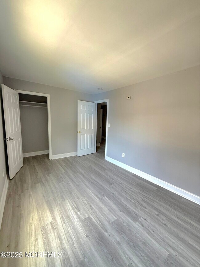 Foto del edificio - 152 Long Branch Ave