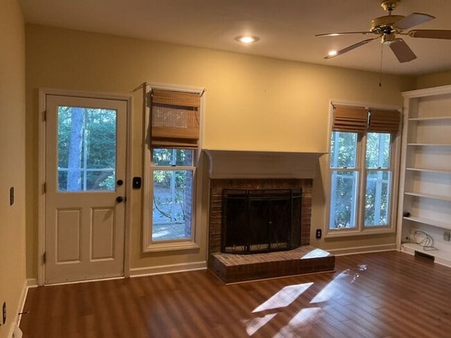 Building Photo - 764 Carriage Lake Dr