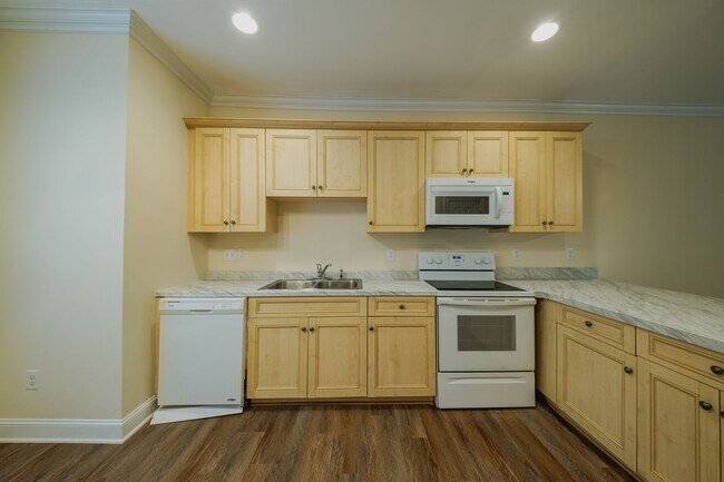 Building Photo - 8 Hydrangea Ct
