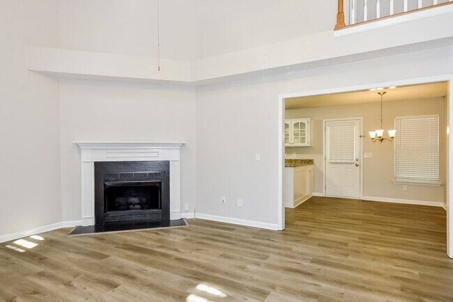 Building Photo - 441 Parrish Hill