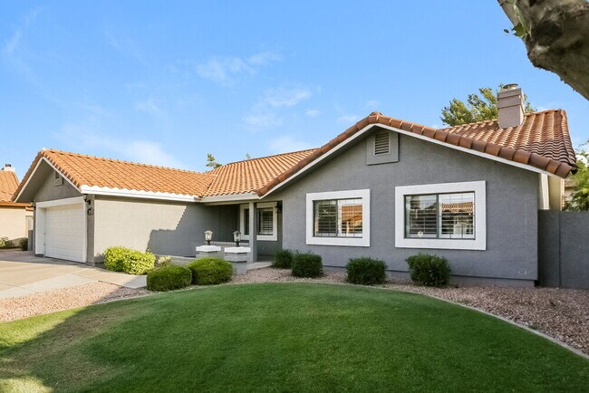 Foto del edificio - 1214 E Greenway Cir