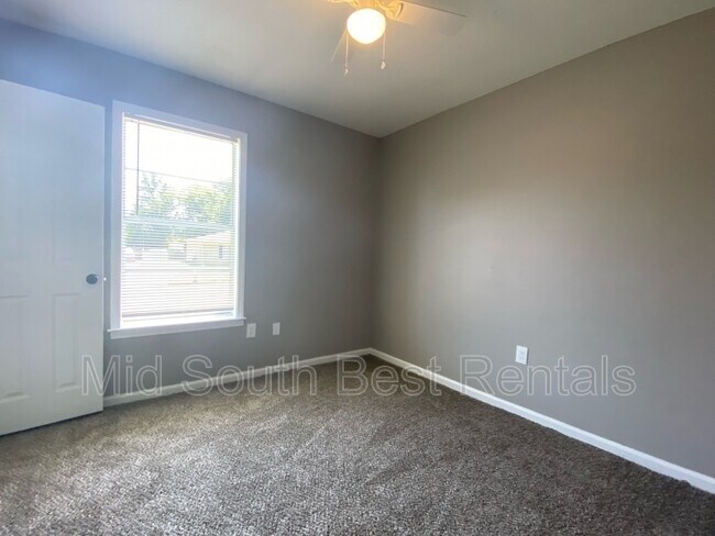 Building Photo - 5055 Appleville St