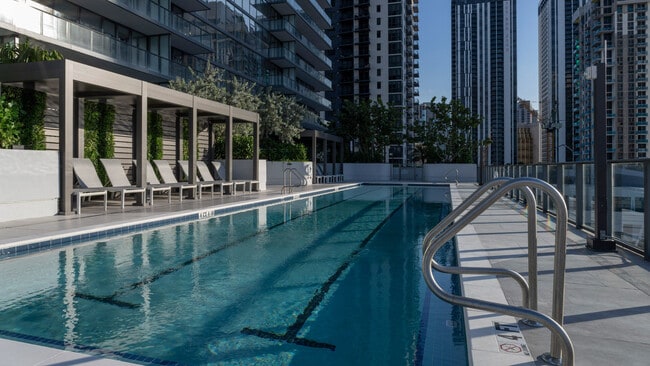 Photo - Miami World Tower Apartments