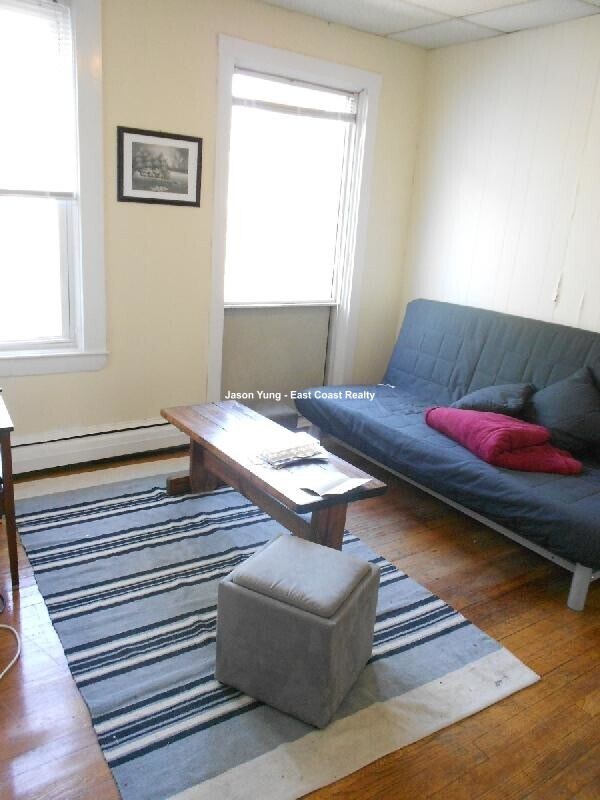 Building Photo - 54 Ashford St