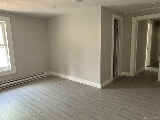 Building Photo - 404 NY-52