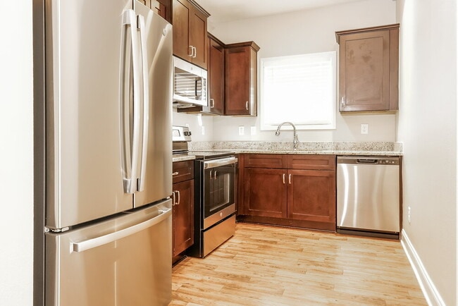 Building Photo - 1233 Catawba Way