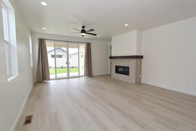 Foto del edificio - Immaculate Single-Level Home in Hope Springs