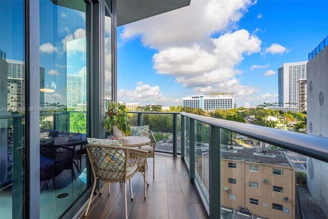 Foto del edificio - 501 NE 31st St
