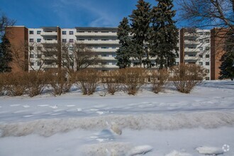 Building Photo - 1550 Lawrence Ave W