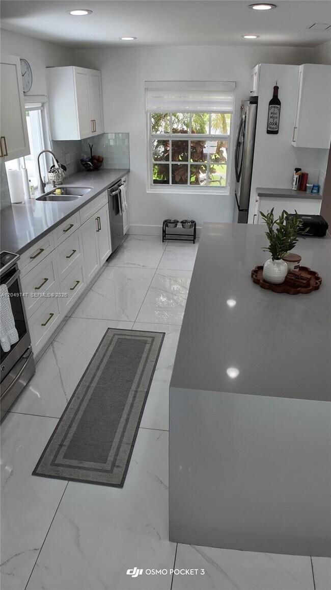 Foto del edificio - 14605 SW 142nd Pl