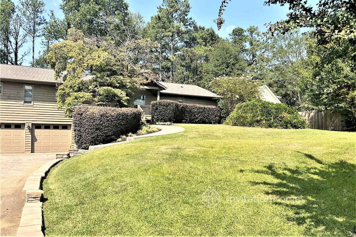 Primary Photo - 2243 Ridgewood Ct