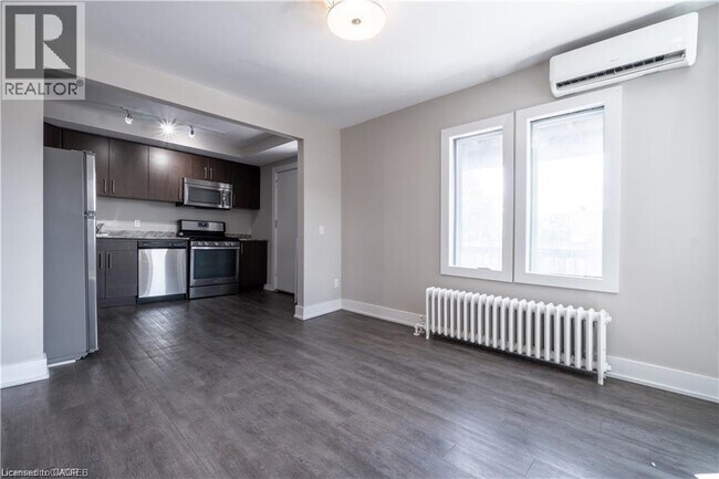 Photo du bâtiment - 4 OTTAWA Street N Unit# 13