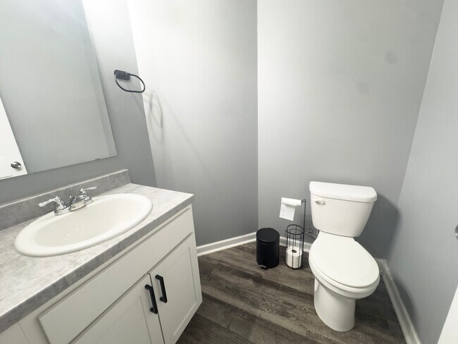 Foto del edificio - 234 Highland View Dr