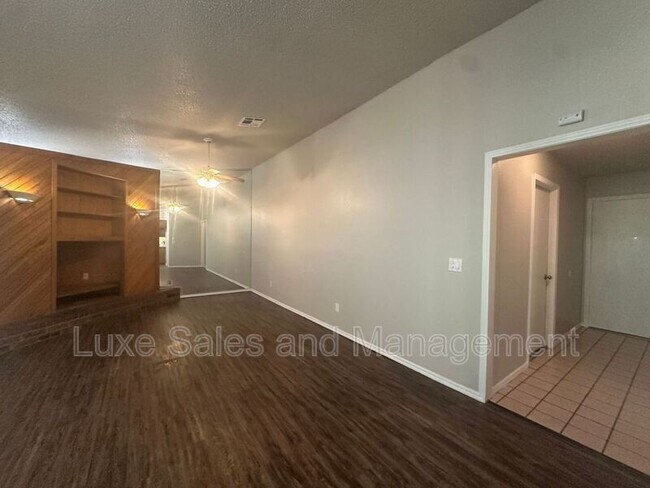 Building Photo - 10105 Caton Pl