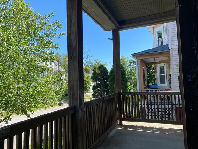 Foto del edificio - 24 Huxley Ave