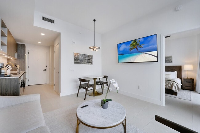 Building Photo - 215 SW 5th Ave