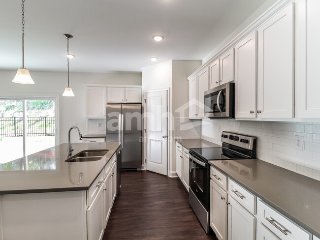 Building Photo - 5192 Blue Mountain Dr
