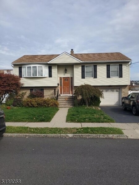 Building Photo - 18 Rosengren Ave