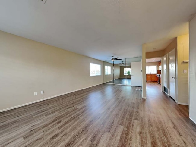 Building Photo - 784 E Turmont St