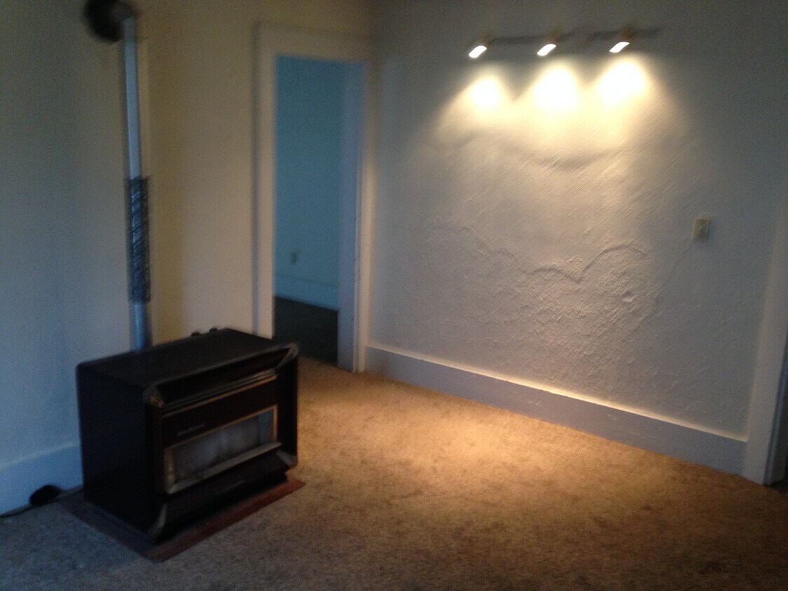 21 S Carver St Unit 21 S Carver st, Warren, PA 16365 21 S Carver St