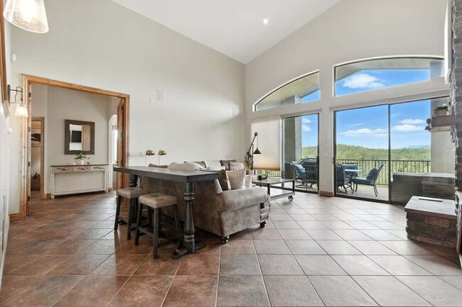 Foto del edificio - 1670 South Maddi-SI ID1475807P