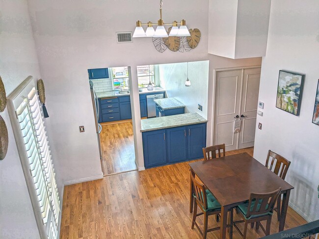 Building Photo - 5359 Aztec Dr