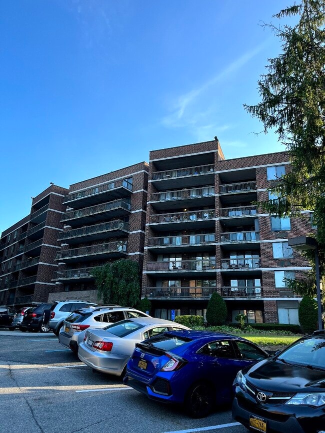 Building Photo - 1374 Midland Ave