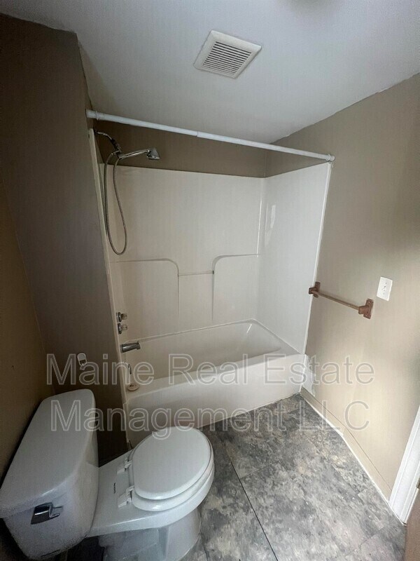 3 Carey Ln Unit Apt. 1, Waterville, ME 04901 Condo for Rent in