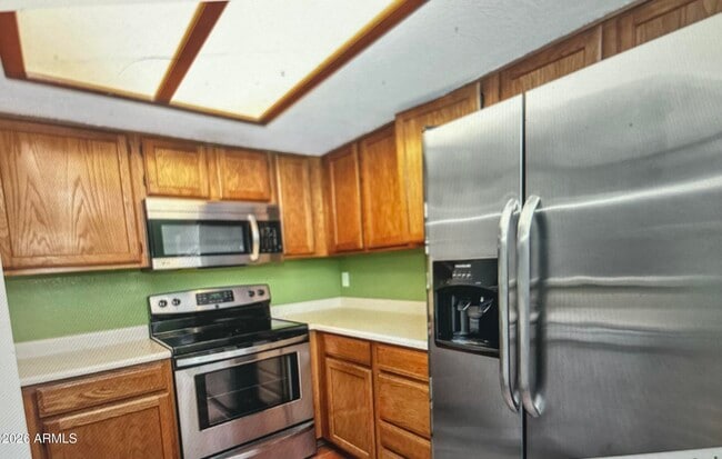 Building Photo - 33 E Beck Ln