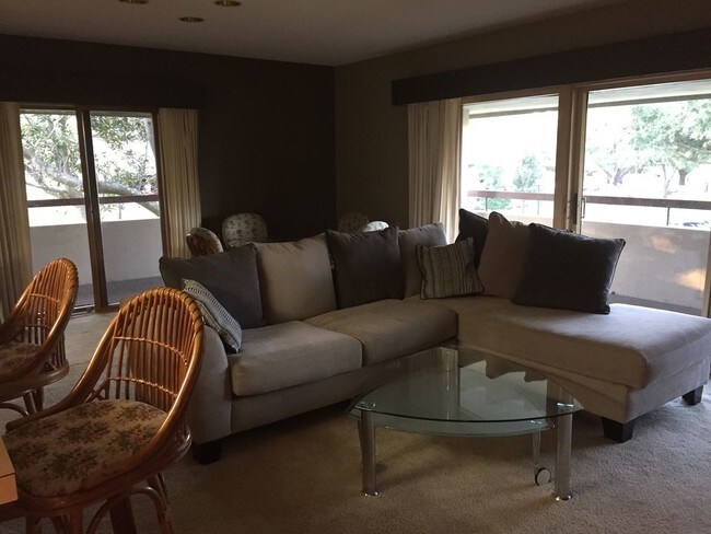 Living Room SouthWest View - 36750 US-19