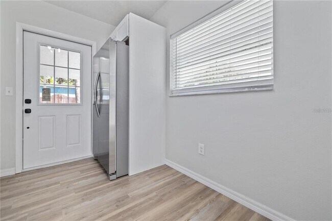 Foto del edificio - 7139 Adare Dr