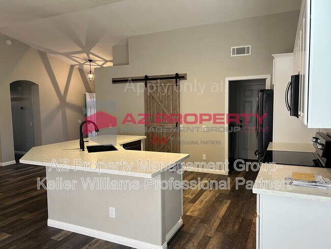 Foto del edificio - 7732 W Ocotillo Rd