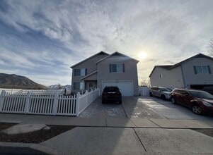 Building Photo - 562 Water Wheel Ln