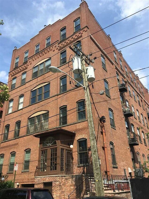 1015 Grand St Unit 4C, Hoboken, NJ 07030 Condo for Rent in Hoboken, NJ