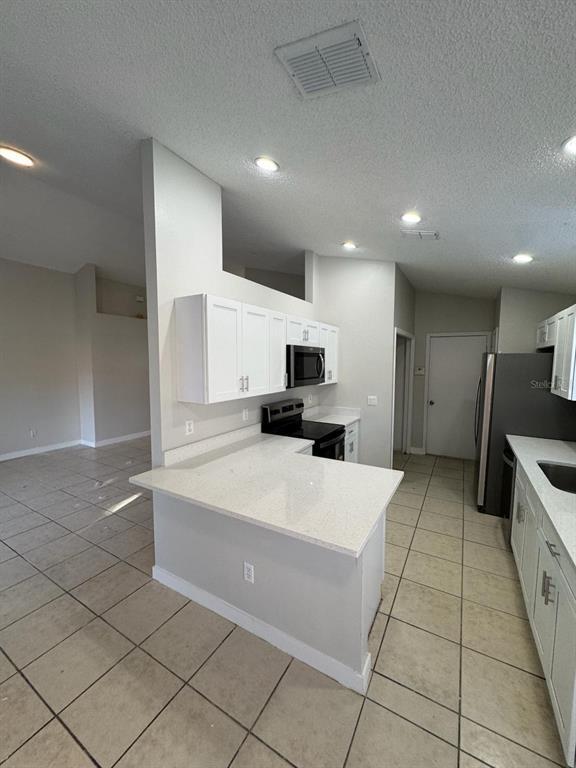 Foto del edificio - 611 Cypress Tree Ct