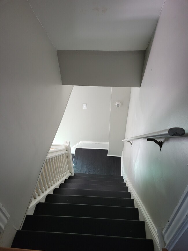 Pasillo - 107 Pen Argyl St