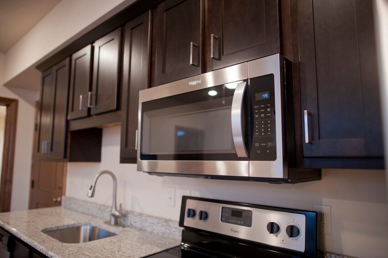 Building Photo - Beverly Lofts L3