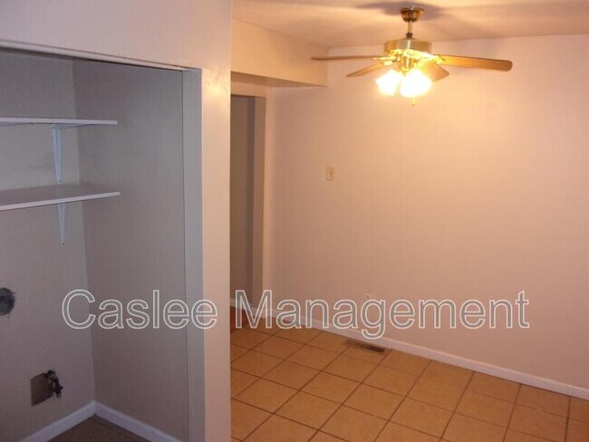 Foto del edificio - 471 Brentwood Dr