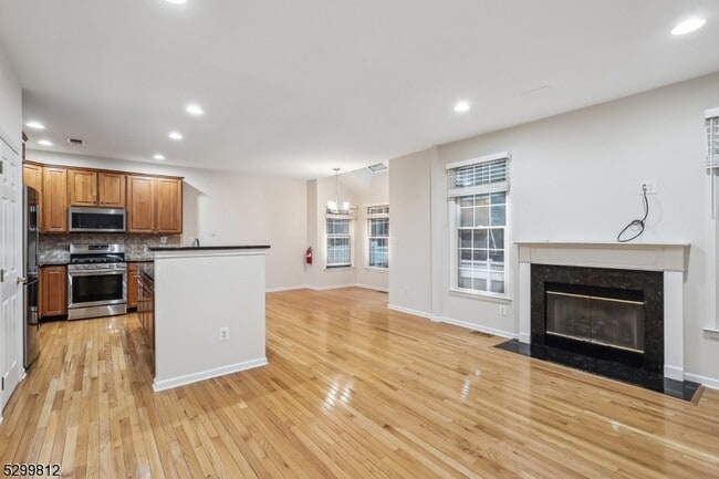 Building Photo - 91 Patriot Hill Dr
